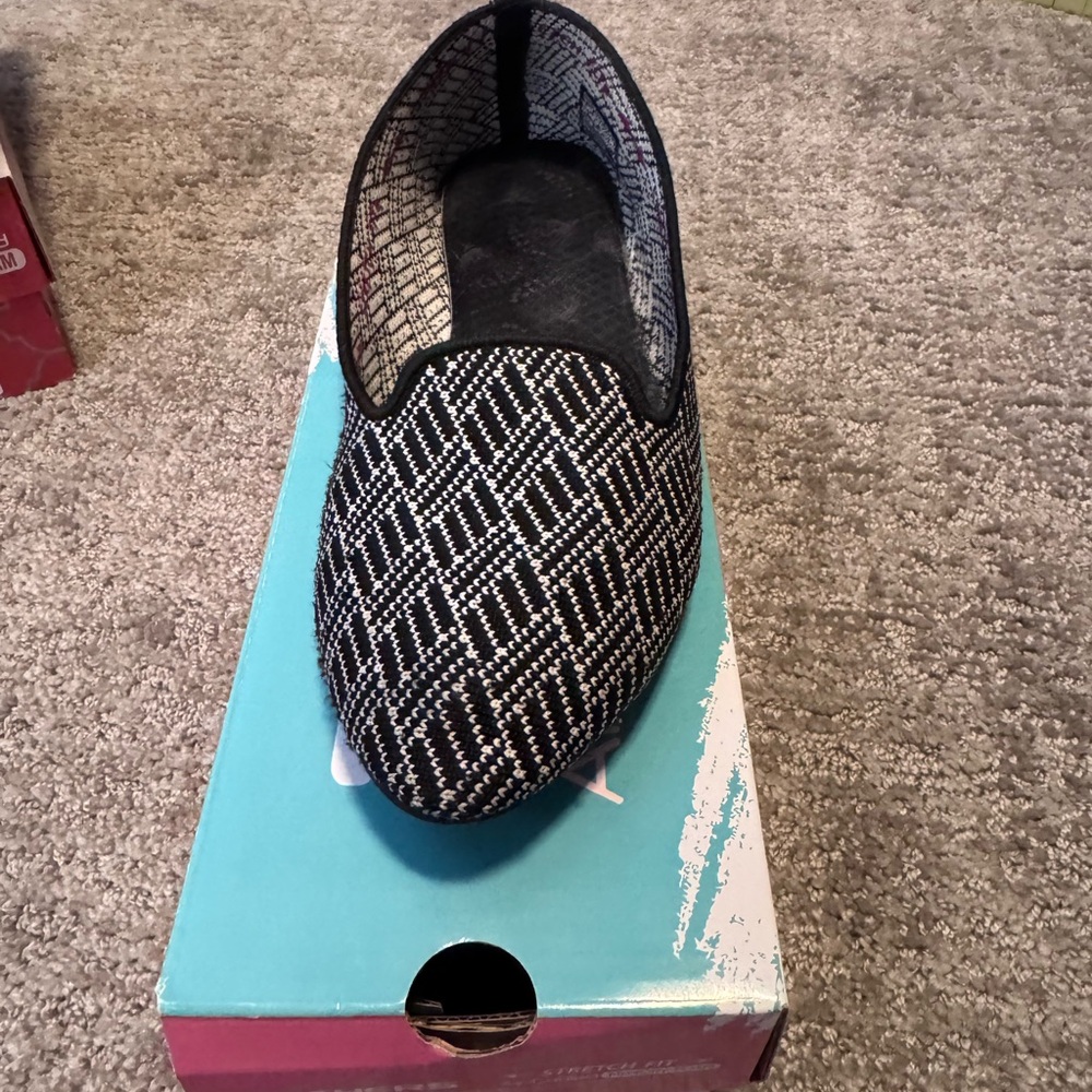 Skechers Black and White Casual Flats